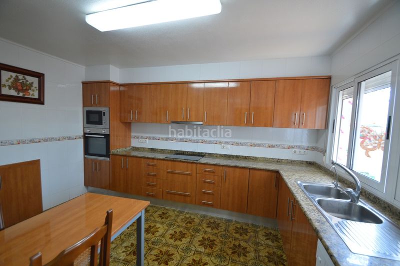 Foto 094586ec-4130-4dab-b19c-fbc6de46dba1. Casa adossada amb calefacció aparcament a Casco Urbano Vinaròs
