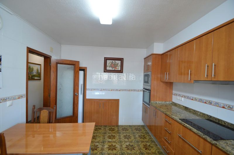 Foto cee9dc22-a3fb-48fe-aa69-99550bf03401. Casa adossada amb calefacció aparcament a Casco Urbano Vinaròs