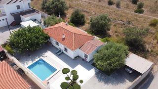 Xalet a Boverals-Saldonar. Chalet en venta en vinaròs con piscina y jardín, 3 habitaciones