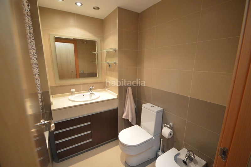 Foto bca3cad8-23fc-420c-b607-9251cefc371e. Pis amb calefacció aparcament piscina a Casco Urbano Vinaròs