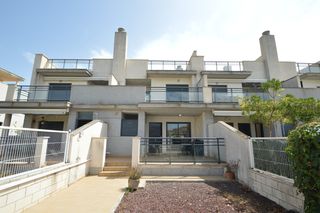 Xalet a Calle sevilla 2. Chalet adosado con 5 habitaciones