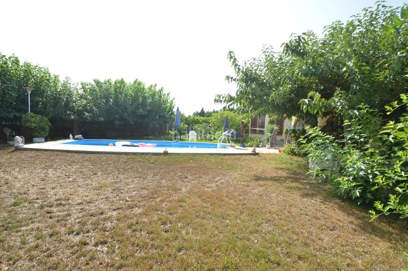 Foto 318cf859-8f6c-4ade-b69d-f2bd8babe3f2. Xalet amb xemeneia calefacció aparcament piscina a Vinaròs