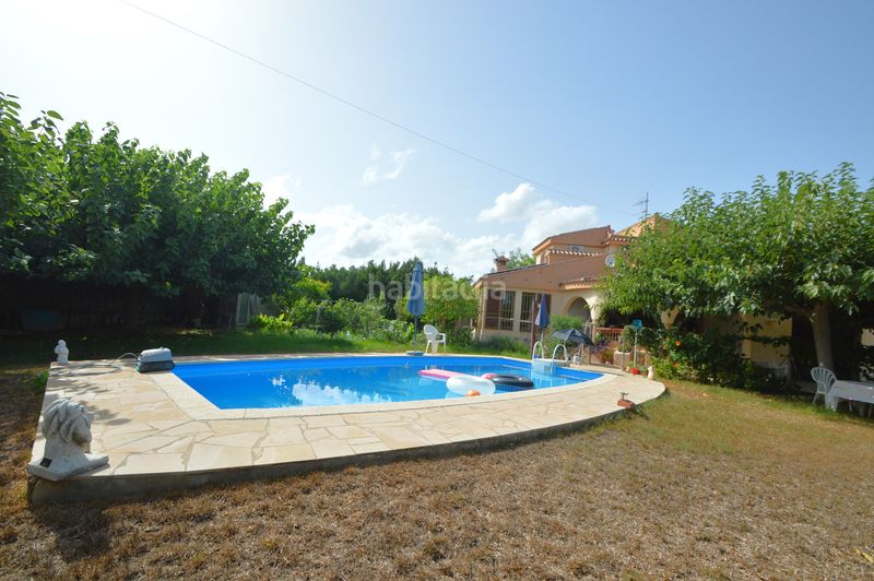 Foto a04a3bd2-49e1-4e46-91bc-98c2ade15661. Xalet amb xemeneia calefacció aparcament piscina a Vinaròs
