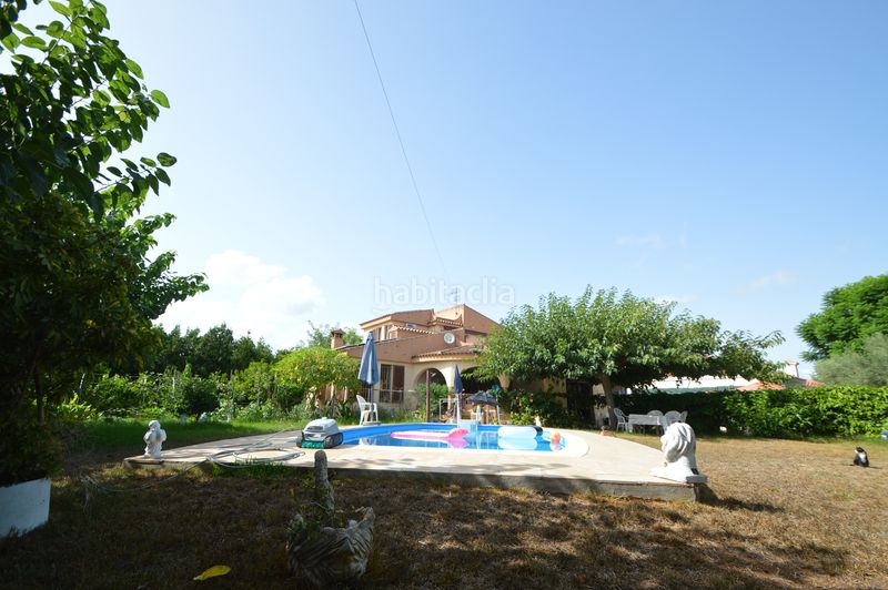 Foto cba96880-f432-4beb-ab19-a74ac29c1f29. Xalet amb xemeneia calefacció aparcament piscina a Vinaròs