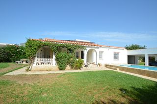 Chalet  Carrer del caduf. En venta villa en vinaròs con parcela de 1.350 m²