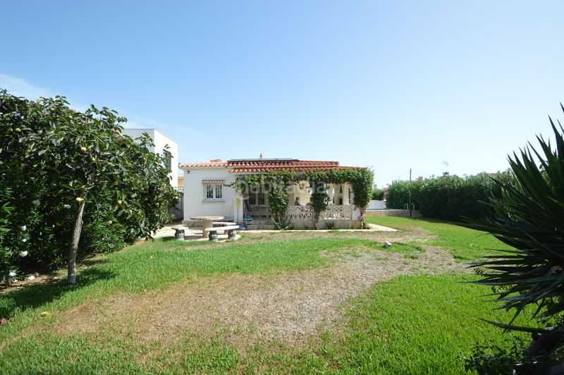 Foto c42f2453-720a-4083-a6aa-7616a1783af5. Xalet amb xemeneia aparcament piscina a Costa Norte Vinaròs