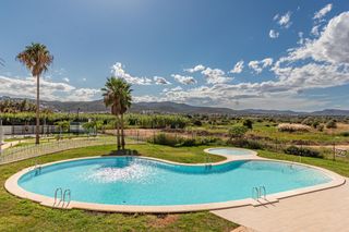 Apartament a Calle alacant. Terrazas con vistas privilegiadas donde vivir el mediterráneo de