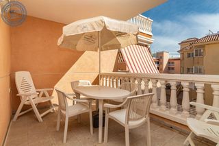 Apartamento en Serratelles 281. Apartamento con tres dormitorios y terraza en urbanizacin con p