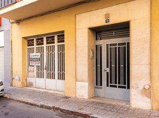 Local Comercial a Calle arago 19. Cochera con baño en el centro de vilareal