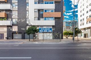 Aparcament cotxe a Plaza bucarest 1. Plazas de aparcamiento en avenida hermanos bou
