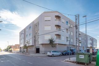 Local Comercial a Avenida ribesalbes 151. Local comercial con 274 m en partida benadressa