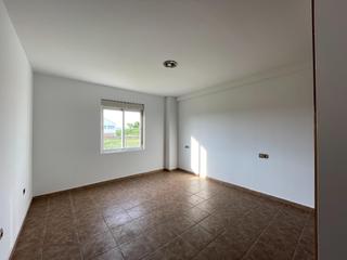 Appartamento in Avenida ribesalbes 7. Luminoso y amplio piso reformado con tres dormitorios en grupo s