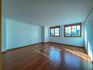 Maison à Calle carta pobla 19. Magnífica vivienda unifamiliar con tres plantas y ascensor