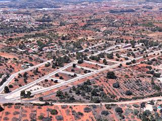 Terrain résidentiel à Avenida les parres 41. Parcelas de suelo urbanizable residencial en urbanización mas de