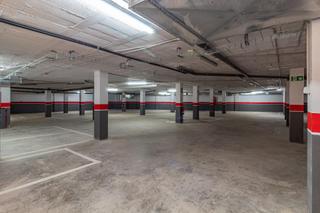 Aparcament cotxe a Calle torreblanca 12. Plazas de aparcamiento en edificio de obra nueva en oropesa del