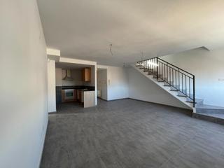 Attique à Calle j pablo climent 36. Ático dúplex a estrenar con tres dormitorios en villafranca del