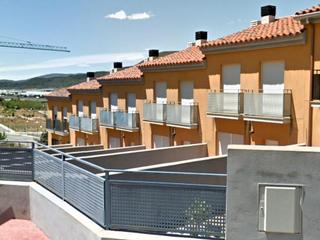Maison jumelée à Calle alcudia de veo 8. Adosado a reformar en cabanes