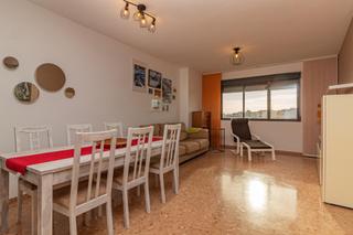 Location Appartement à Calle joaquin garcia girona 49. Piso con tres dormitorios y piscina en castellón uji
