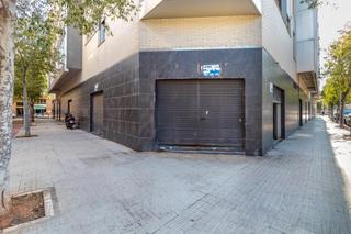 Lloguer Local Comercial a Carrer l'alguer 1. Alquiler de local diáfano en calle peatonal de castellón