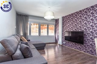 Pis a Calle dr fleming del 23. Piso amplio con tres dormitorios para entrar a vivir en pleno ce