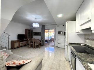 Casa adossada a Calle malaga 11. Adosado de tres dormitorios en oropesa del mar