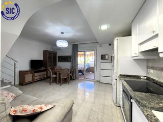 Maison jumelée à Calle malaga 11. Adosado de tres dormitorios en oropesa del mar