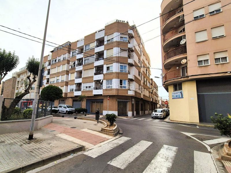 Foto f4171c52-fa0d-4eff-8d6c-99d3ffc7a101. Local comercial a Centro Burriana