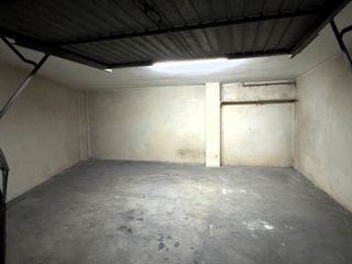 Aparcament cotxe a Avenida de valencia 93. Plaza de  parking cerrada para dos coches en avenida valencia ca