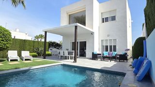 Chalet in Calle berruguete 11