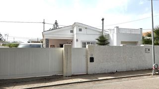 Chalet in Calle monte la sagra 9