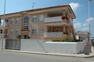 Casa en Los Nietos. Bonita y amplia casa en planta baja