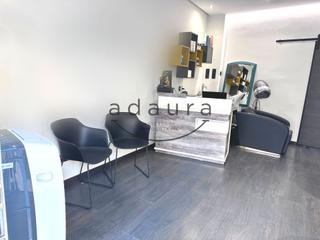 Local Comercial a Carrer fray luis de len 31. Local en venta con negocio
