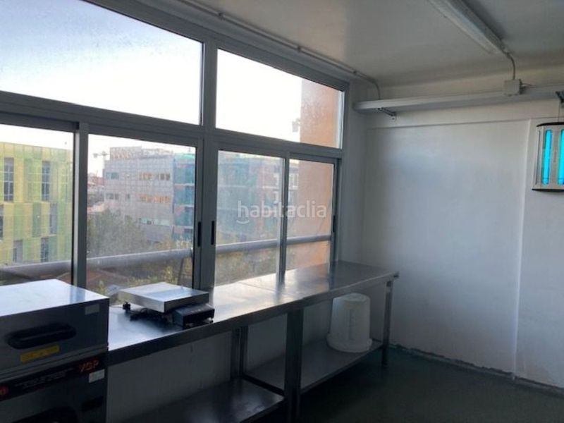 Foto a1c1bf29-75e0-4fb8-965f-fc76b1f373f0. Traspaso local comercial obrador en poblenou en El Parc i la Llacuna del Poblenou Barcelona