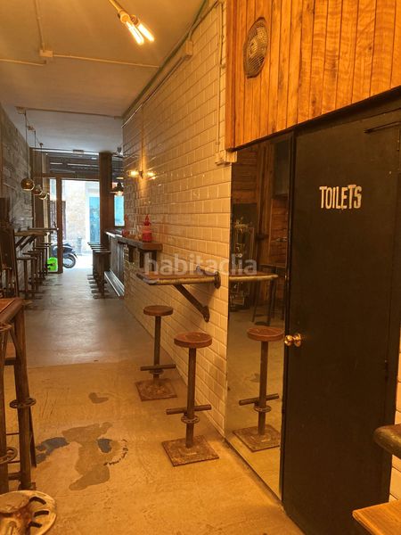 Foto 404ee855-fc86-4025-bc3a-a37362c157df. Traspaso local comercial bar en calle peatonal de sant peresanta caterina en Barcelona