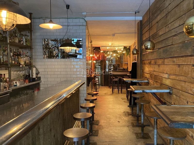 Foto 4fdc20df-4907-4833-abc6-9e71d2f80647. Traspaso local comercial bar en calle peatonal de sant peresanta caterina en Barcelona