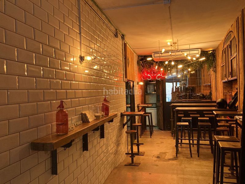 Foto e39aee9a-bb03-475d-ab23-68d85e9edf7e. Traspaso local comercial bar en calle peatonal de sant peresanta caterina en Barcelona