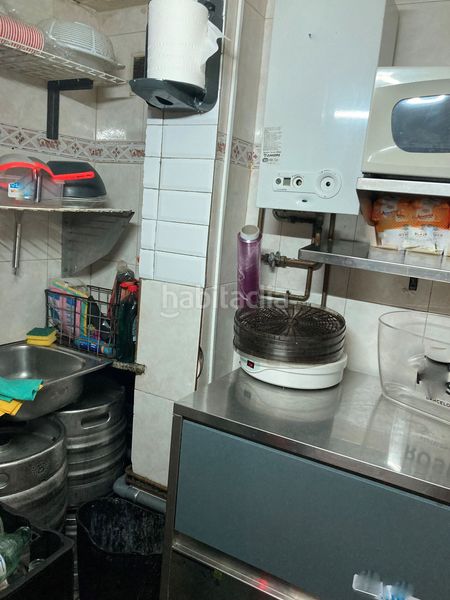 Foto ef3f9273-9489-4b58-a08b-0e159b5b82ba. Traspaso local comercial bar en calle peatonal de sant peresanta caterina en Barcelona