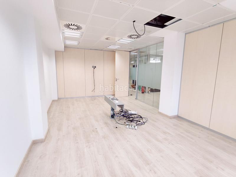 Foto 03c1a894-6b19-40a6-a5d2-a1d995645a56. Location bureau avec chauffage dans La Nova Esquerra de l´Eixample Barcelona