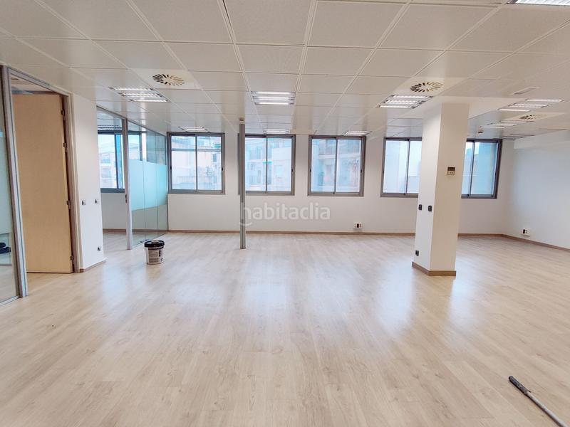 Foto 8b33ae46-e582-4009-9a36-4c8524ebebe0. Miete büro mit heizung in La Nova Esquerra de l´Eixample Barcelona
