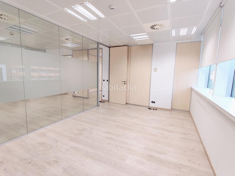 Foto d1338b95-b137-4dfb-a758-e2a731cf964f. Miete büro mit heizung in La Nova Esquerra de l´Eixample Barcelona