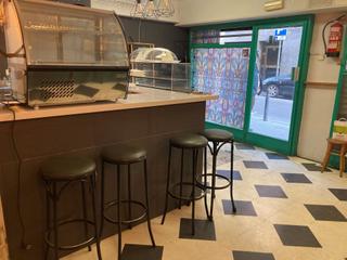 Traspaso Local Comercial en El Camp d´en Grassot i Gràcia Nova. Bar cafetería con salida de humos en el baix guinardó