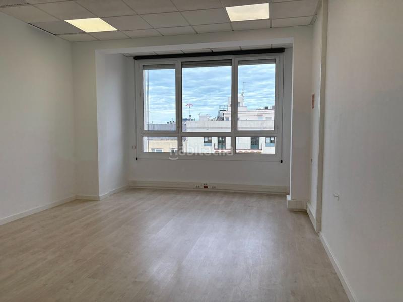 Foto b827cbb5-dbe3-4b87-bd98-dcc883c5d482. Rent office space with heating in Dreta de l´Eixample Barcelona