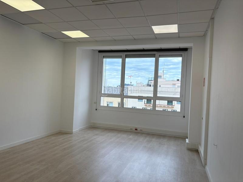 Foto c78d5eeb-feef-49c7-9721-2dda58a4652c. Rent office space with heating in Dreta de l´Eixample Barcelona