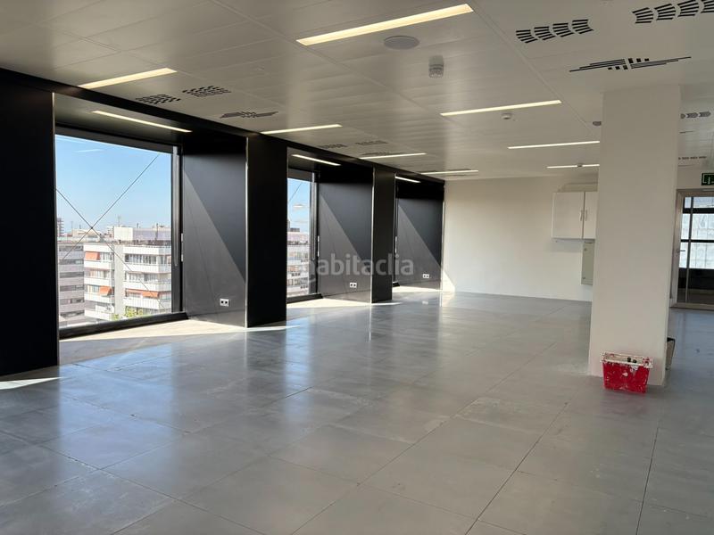 Foto 2fb6925f-a277-4da8-807a-285183571dfd. Rent office space with heating in Barri de les Corts Barcelona