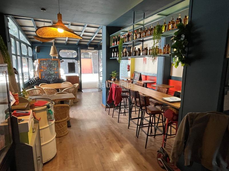 Foto 2653a773-4770-4fb3-bb10-f3fbd25a5868. Traspaso local comercial bar restaurante con terraza 20 pax en sant andreu en Barcelona