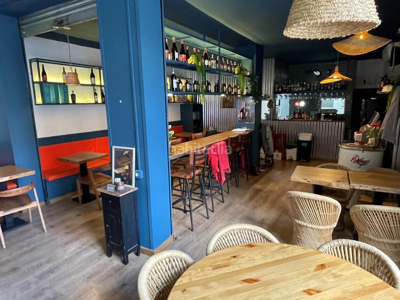 Foto e02b5d3f-9a5c-4e43-a90b-35c15aa43058. Traspaso local comercial bar restaurante con terraza 20 pax en sant andreu en Barcelona