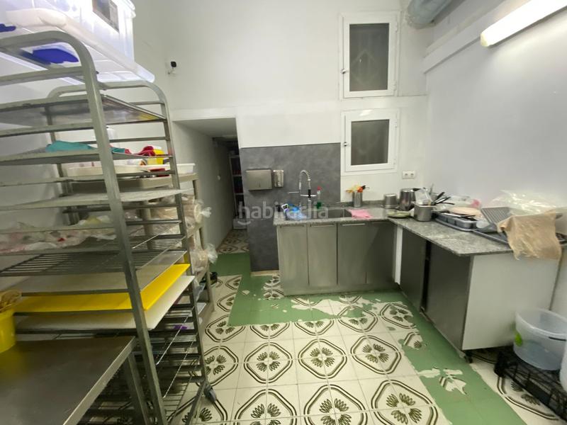 Foto c0d6bbf3-8ad2-451d-9d56-85ed562e5773. Pas-de-porte local commercial dans Hostafrancs Barcelona