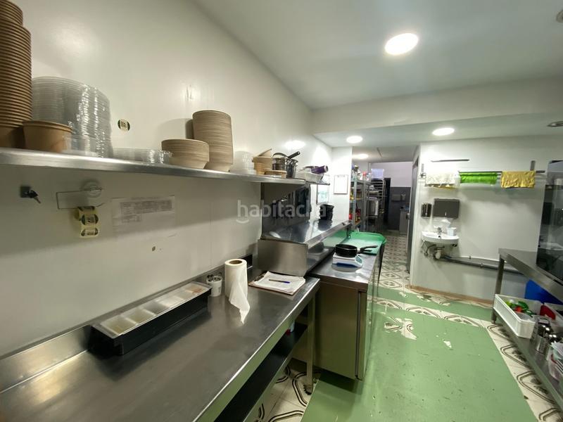 Foto 7915004b-8f50-4aac-a872-f61b887ab091. Traspaso local comercial take awayobrador en sants cerca plaza españa en Barcelona