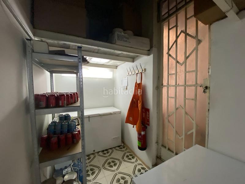 Foto e2d05b87-49db-481f-b2a3-7711a2f37aa9. Traspaso local comercial take awayobrador en sants cerca plaza españa en Barcelona