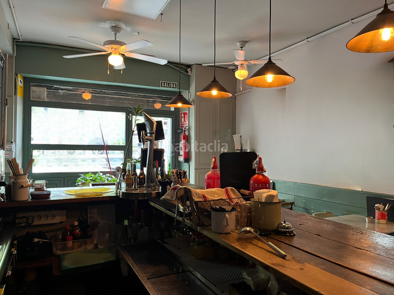 Foto 2ae56a90-8429-4fef-ade2-f7ad24f23c50. Pas-de-porte local commercial dans Raval Barcelona